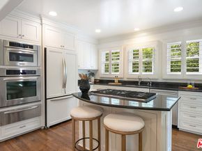 607 Lillian Way, Los Angeles CA 90004