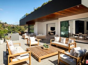 17335 Tramonto Drive, Pacific Palisades CA 90272