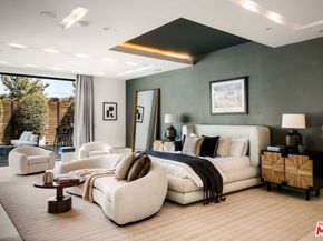 17335 Tramonto Drive, Pacific Palisades CA 90272