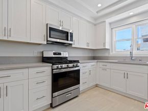 117 N Kings Road, Los Angeles CA 90048