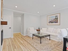 117 N Kings Road, Los Angeles CA 90048