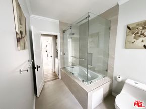 117 N Kings Road, Los Angeles CA 90048