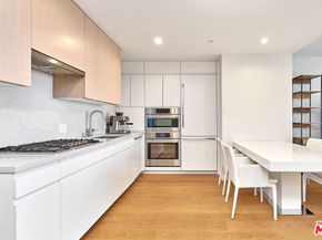 877 Francisco Street 1516, Los Angeles CA 90017