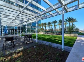 877 Francisco Street 1516, Los Angeles CA 90017