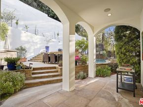 10940 Terryview Drive, Studio City CA 91604