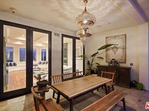 10940 Terryview Drive, Studio City CA 91604