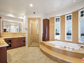 10940 Terryview Drive, Studio City CA 91604