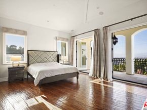 10940 Terryview Drive, Studio City CA 91604