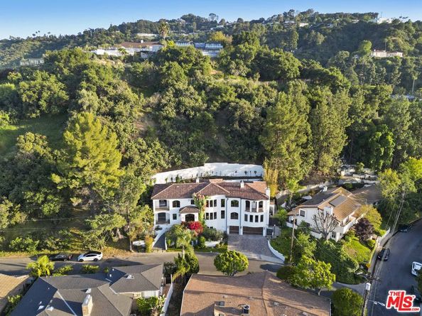 10940 Terryview Drive, Studio City CA 91604