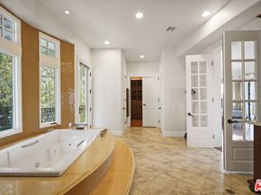 10940 Terryview Drive, Studio City CA 91604