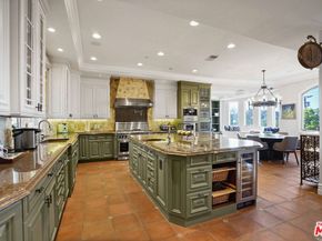 10940 Terryview Drive, Studio City CA 91604