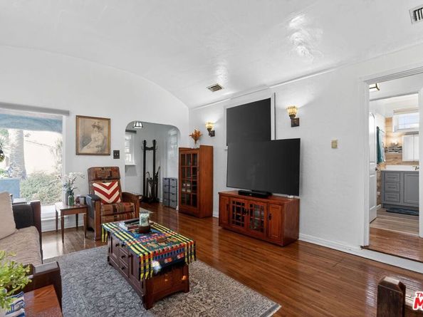 1756 S Genesee Avenue, Los Angeles CA 90019