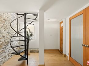 3305 Hillock Drive, Los Angeles CA 90068