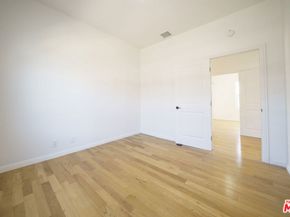 1159 S Norton Avenue, Los Angeles CA 90019