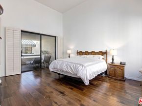 2435 Century 271, Los Angeles CA 90067