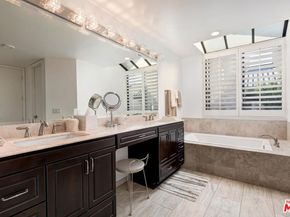 2435 Century 271, Los Angeles CA 90067