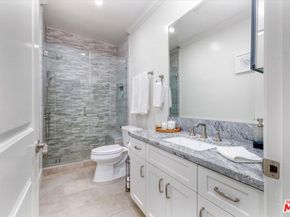 2021 California Avenue 20, Santa Monica CA 90403