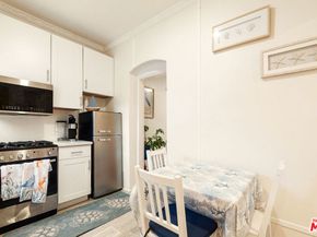 51 Sunset Avenue, Venice CA 90291