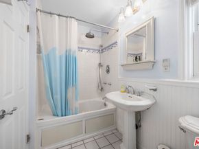 2615 Beach Avenue, Venice CA 90291