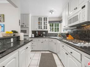 2615 Beach Avenue, Venice CA 90291