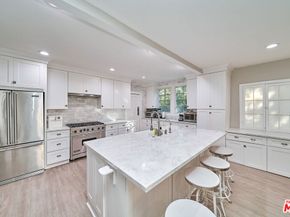 6203 Del Valle Drive, Los Angeles CA 90048