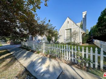 6203 Del Valle Drive