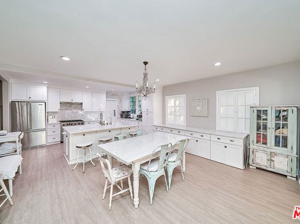 6203 Del Valle Drive, Los Angeles CA 90048