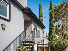 2682 Hollyridge Drive, Los Angeles CA 90068