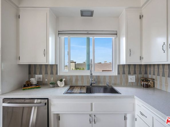 2682 Hollyridge Drive, Los Angeles CA 90068