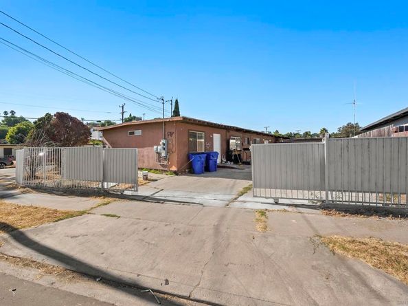 1111 1113 Koe St, San Diego CA 92114