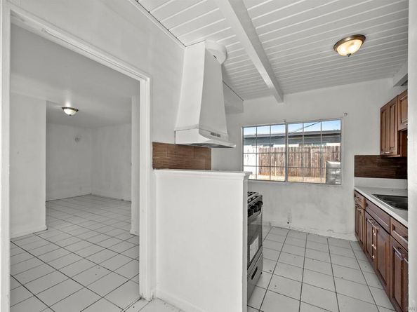 1111 1113 Koe St, San Diego CA 92114