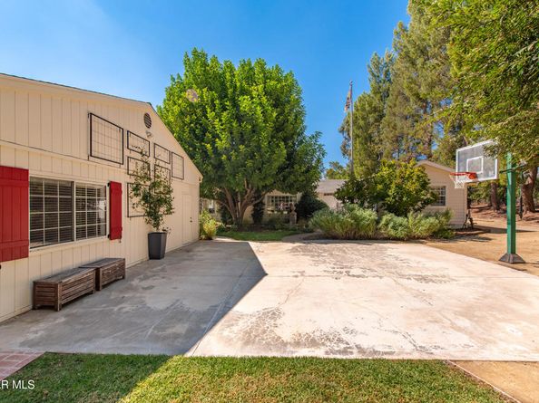 5520 Fairview Place, Agoura Hills CA 91301