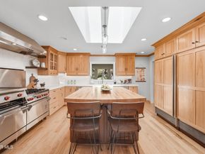 5520 Fairview Place, Agoura Hills CA 91301