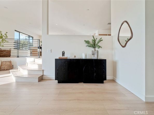 1117 Oberlin Drive, Glendale CA 91205