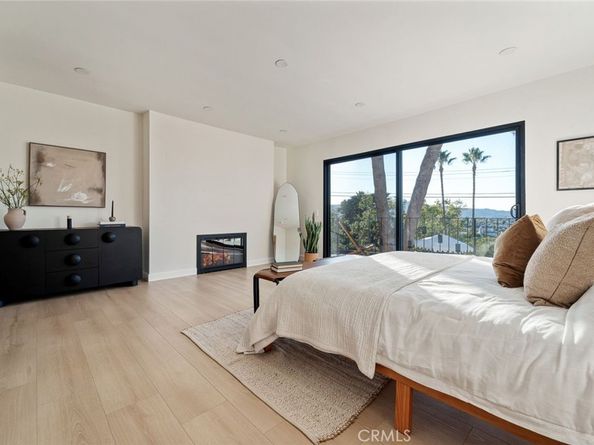 1117 Oberlin Drive, Glendale CA 91205