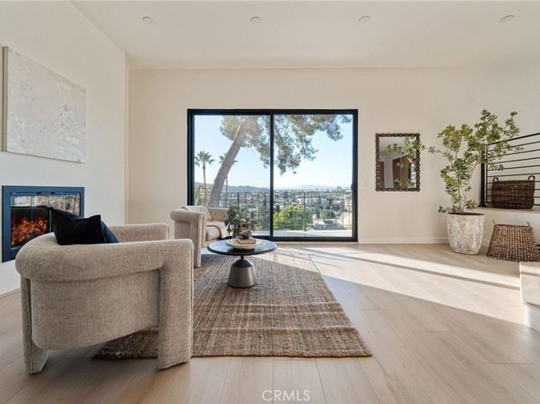 1117 Oberlin Drive, Glendale CA 91205