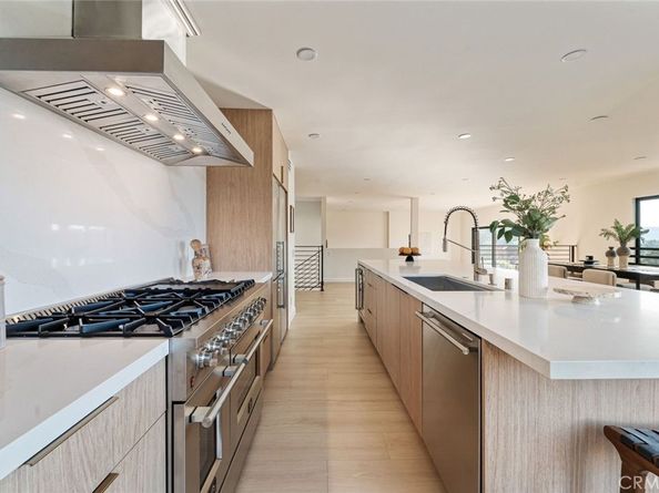 1117 Oberlin Drive, Glendale CA 91205