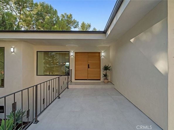 1117 Oberlin Drive, Glendale CA 91205