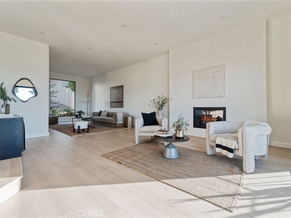 1117 Oberlin Drive, Glendale CA 91205