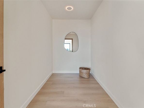 1117 Oberlin Drive, Glendale CA 91205