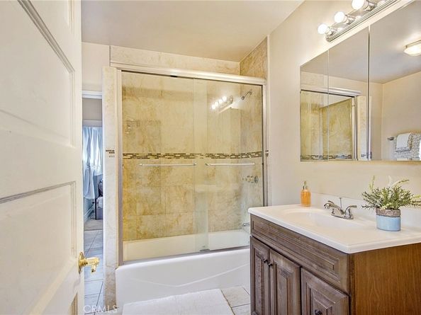 1900 W 41st Street, Los Angeles CA 90062