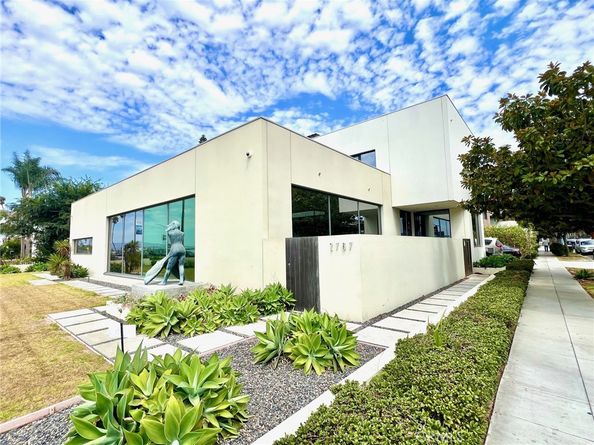 2767 E. Ocean Boulevard, Long Beach CA 90803