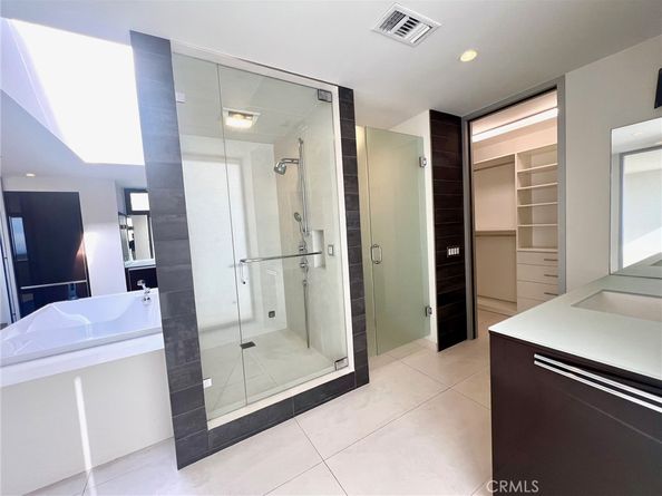 2767 E. Ocean Boulevard, Long Beach CA 90803