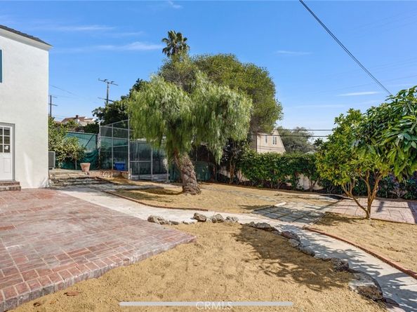 5452 Harcross Drive, Los Angeles CA 90043