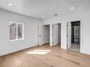 5452 Harcross Drive, Los Angeles CA 90043