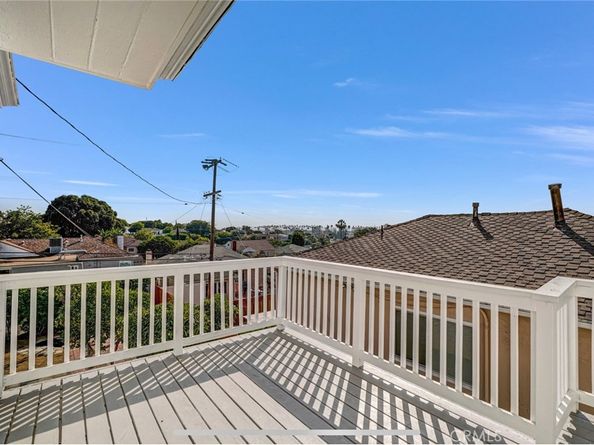 5452 Harcross Drive, Los Angeles CA 90043