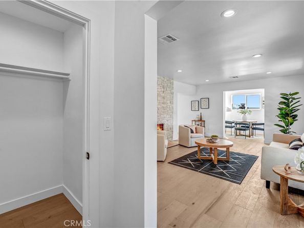 5452 Harcross Drive, Los Angeles CA 90043