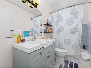 4501 Finley Avenue 4, Los Angeles CA 90027