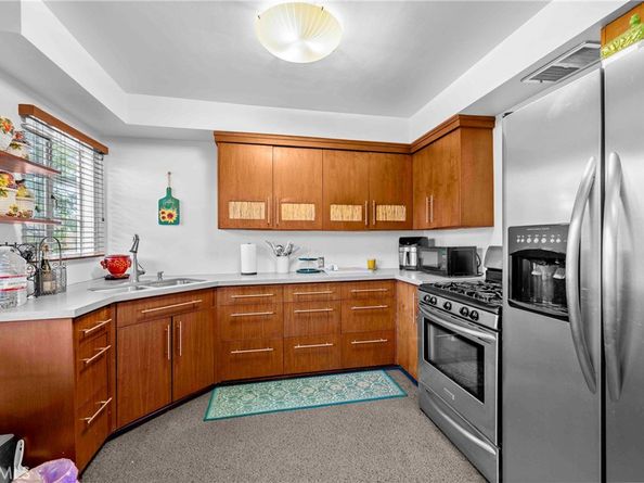 4501 Finley Avenue 4, Los Angeles CA 90027