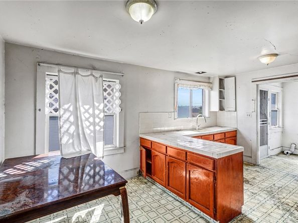 1661 Arlington Avenue, Los Angeles CA 90019